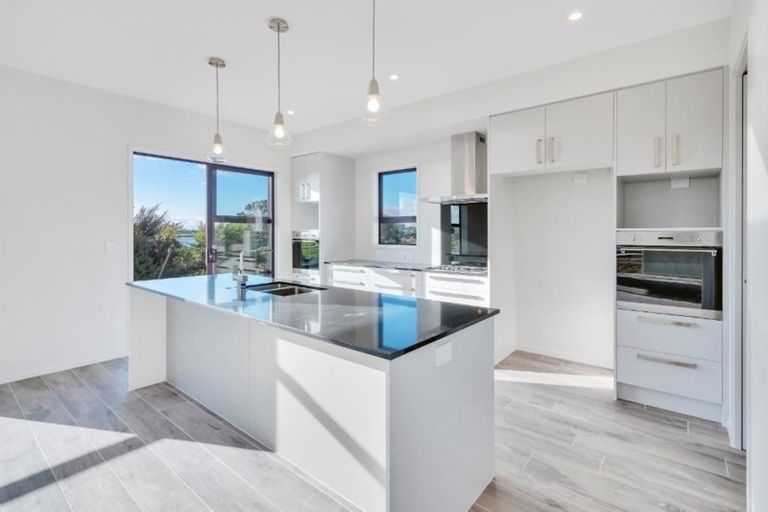 Photo of property in 24 Dame Nganeko Drive, Glenbrook, 2681