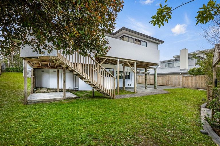 Photo of property in 5 Hobie Court, West Harbour, Auckland, 0618