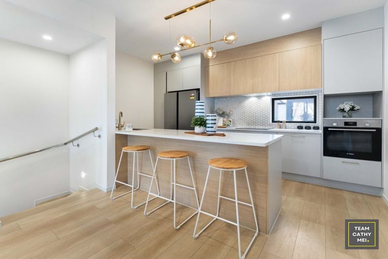 Photo of property in 6 Papa Takaro Lane, Flat Bush, Auckland, 2019