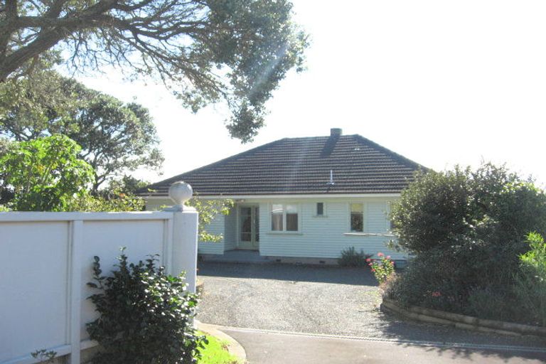 Photo of property in 263 Bleakhouse Road, Mellons Bay, Auckland, 2014