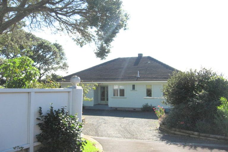 Photo of property in 263 Bleakhouse Road, Mellons Bay, Auckland, 2014