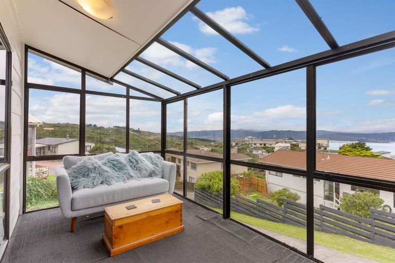 Photo of property in 11 Sunhaven Drive, Newlands, Wellington, 6037