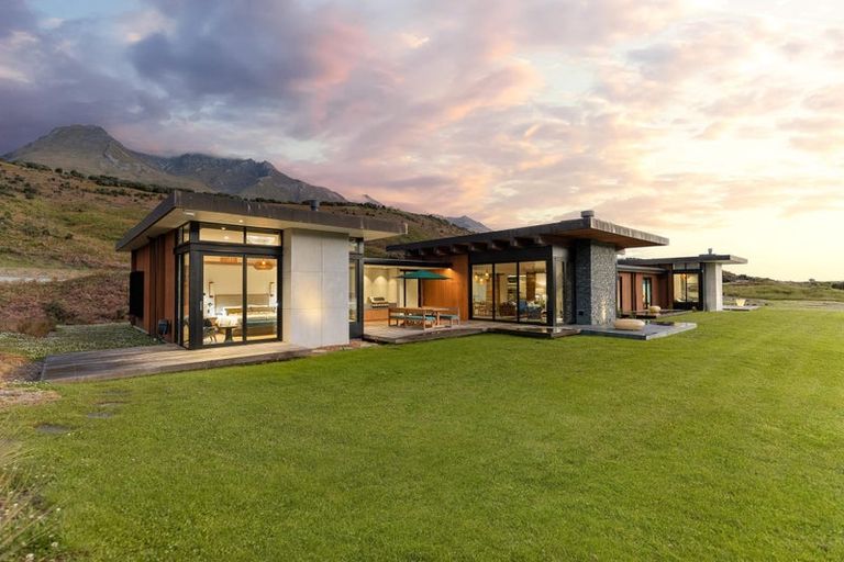 Photo of property in Wyuna, 5 River Valley View, Glenorchy, 9372