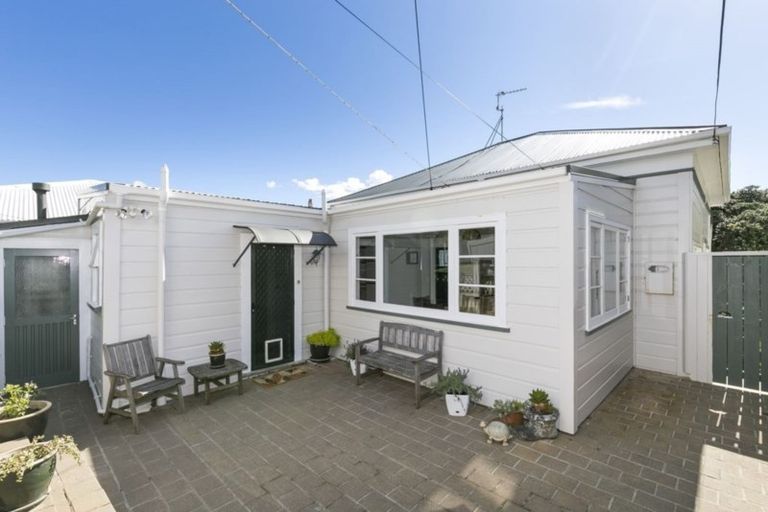Photo of property in 40 Tiber Street, Island Bay, Wellington, 6023
