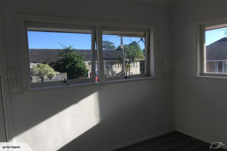 Photo of property in 2/58 Taharoto Road, Takapuna, Auckland, 0622