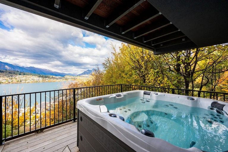 Photo of property in St Andrews Park, 9b Saint Mathews Place, Queenstown, 9300