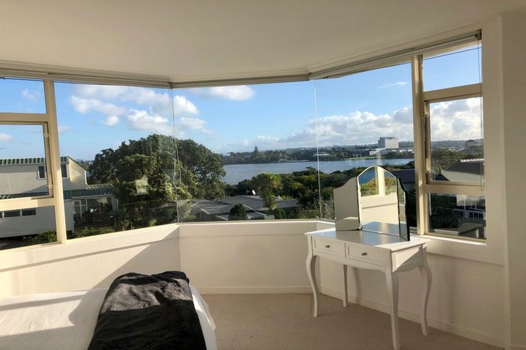 Photo of property in 2/90 Kitchener Road, Milford, Auckland, 0620