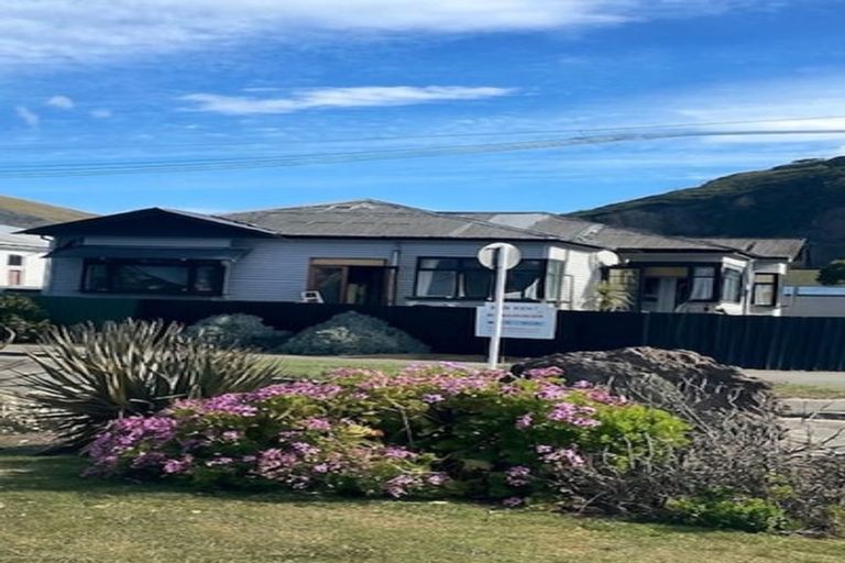 Photo of property in 114 Mccormacks Bay Road, Mount Pleasant, Christchurch, 8081