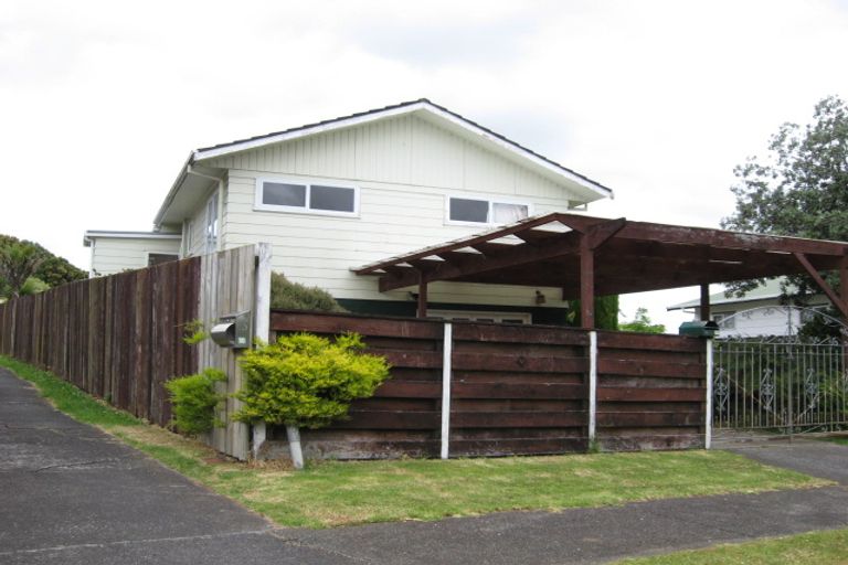 Photo of property in 12 Anarahi Place, Mangere Bridge, Auckland, 2022
