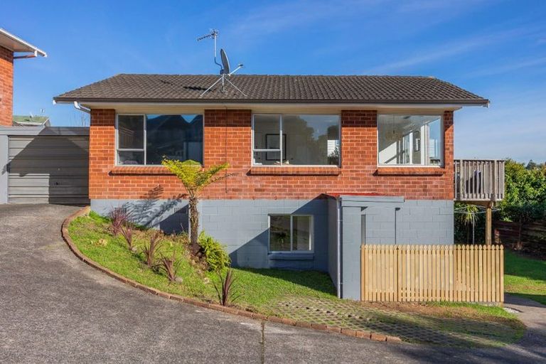 Photo of property in 1/27 Shanaway Rise, Hillcrest, Auckland, 0627