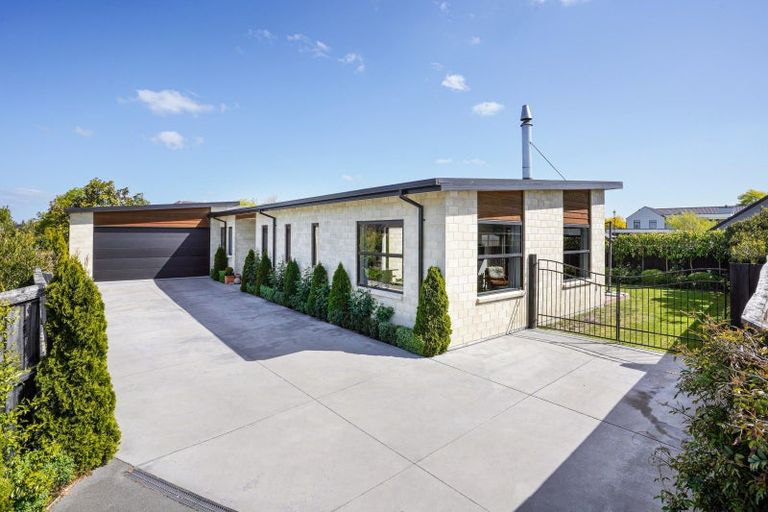 Photo of property in 22 Awa Place, Rangiora, 7400
