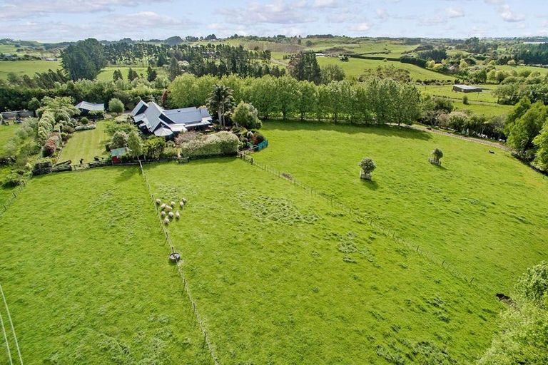 Photo of property in 679 Runciman Road, Runciman, Drury, 2578