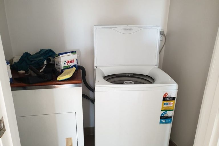 Photo of property in 31 Gladstone Road, Northcote, Auckland, 0627