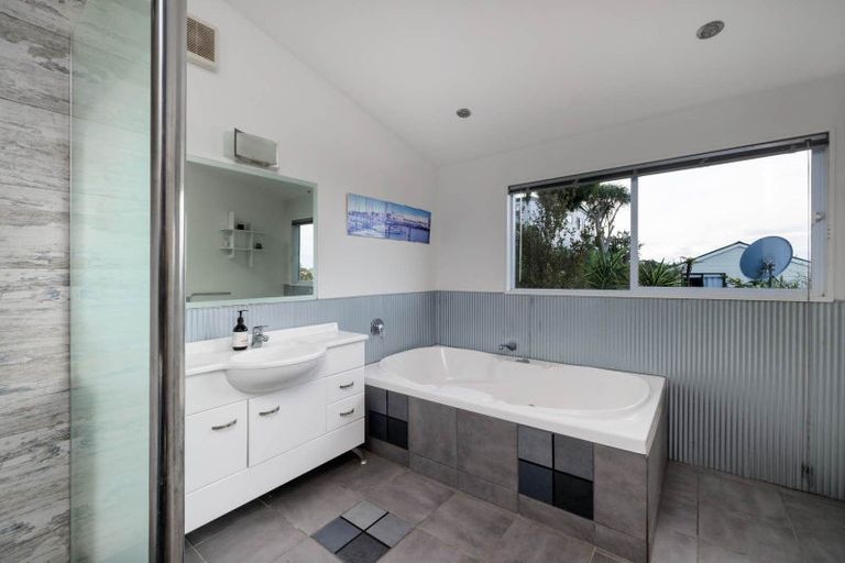 Photo of property in 92 School Road, Paihia, 0200