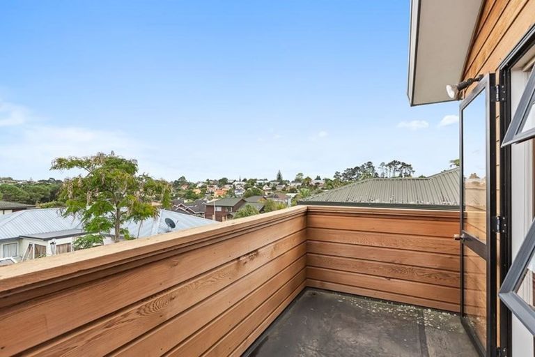 Photo of property in 2/13 Delamare Court, Sunnynook, Auckland, 0632