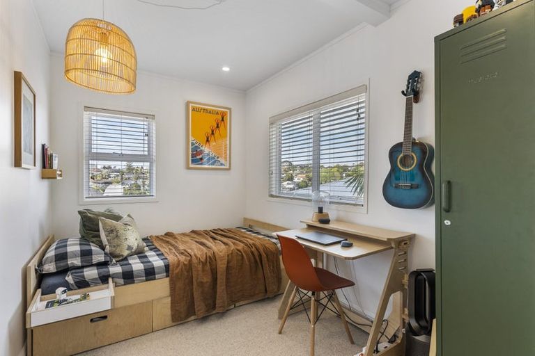 Photo of property in 1/27 Kiteroa Terrace, Rothesay Bay, Auckland, 0630