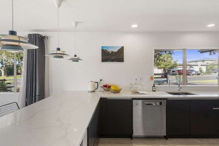 Photo of property in 47 Crawford Avenue, Mangere Bridge, Auckland, 2022