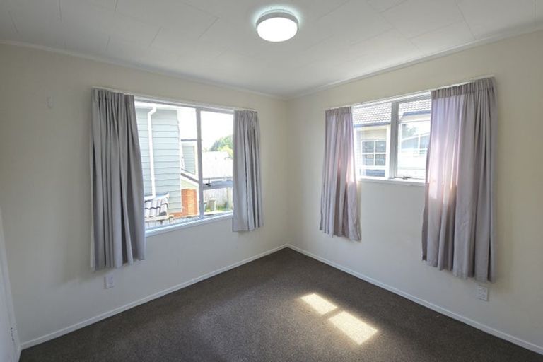 Photo of property in 68 Hutchinsons Road, Bucklands Beach, Auckland, 2014