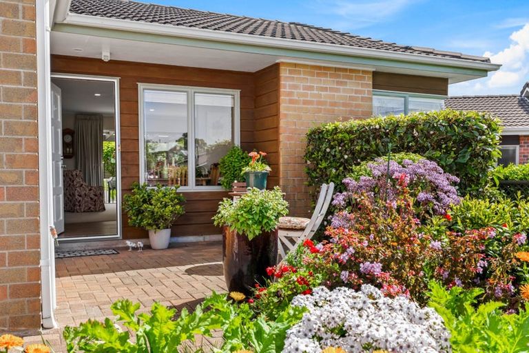 Photo of property in 16 The Grove, Red Beach, 0932