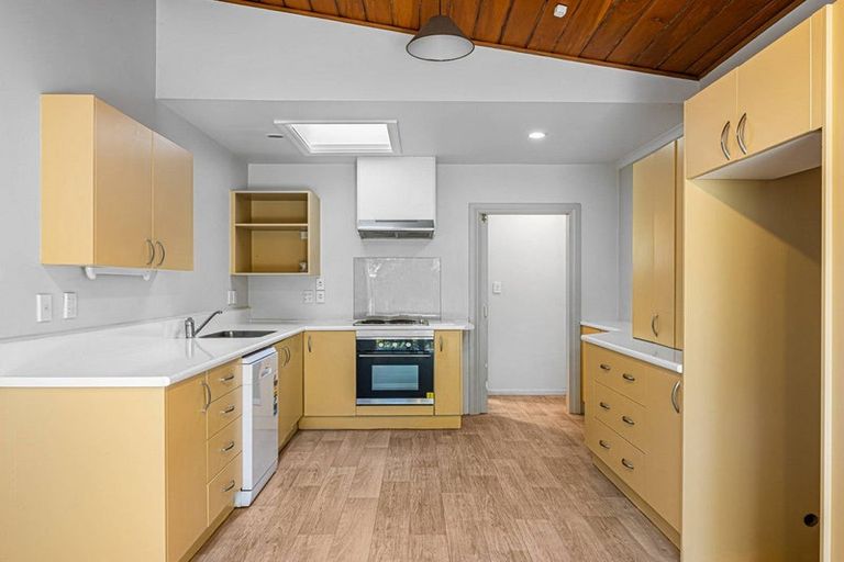 Photo of property in 30 Sheldon Street, Woolston, Christchurch, 8023