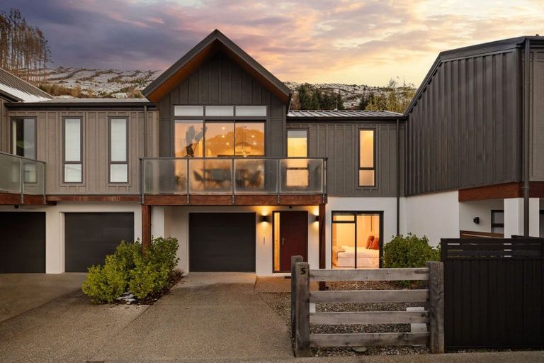 Photo of property in 5 Phoenix Lane, Arthurs Point, Queenstown, 9371