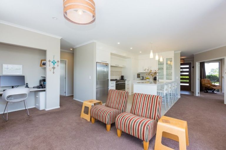 Photo of property in 7a Royal Heights, Glen Avon, New Plymouth, 4312