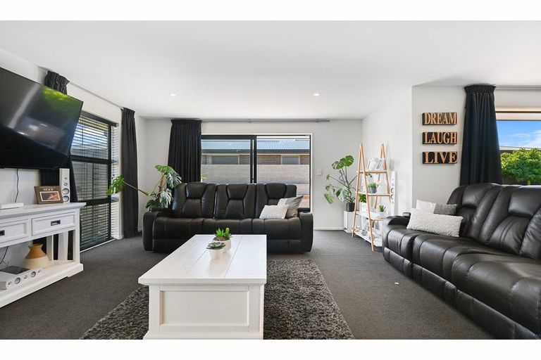 Photo of property in 32 Quartz Drive, Rolleston, 7614