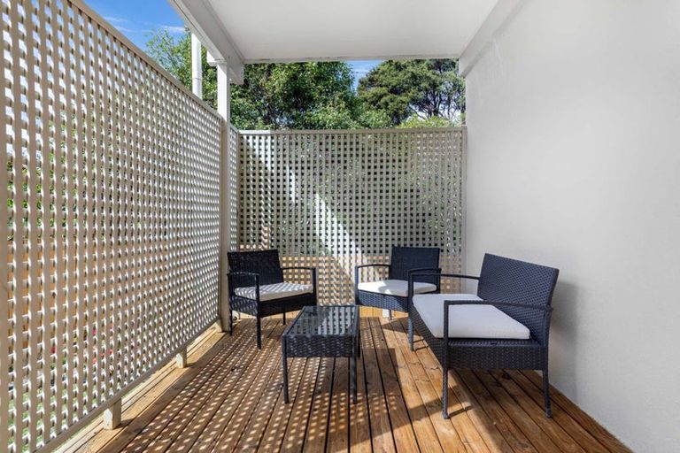 Photo of property in 3 Laingrange Place, Laingholm, Auckland, 0604