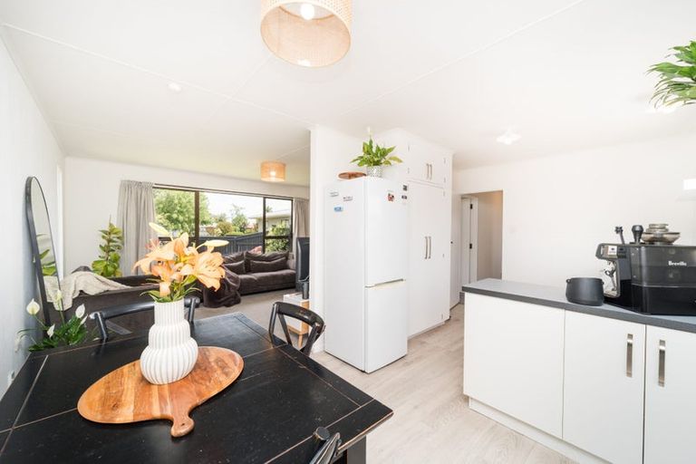 Photo of property in 27 Hillcrest Drive, Kelvin Grove, Palmerston North, 4414