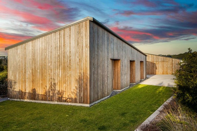 Photo of property in 75 Riverhead Point Drive, Riverhead, 0820