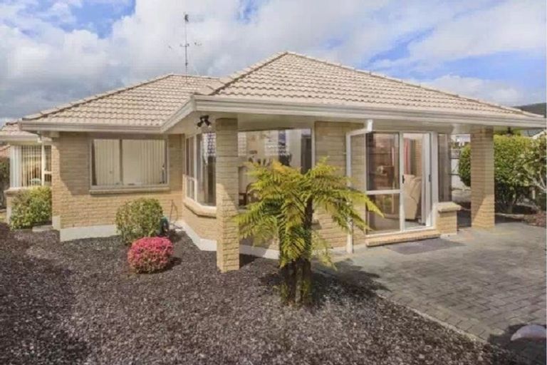 Photo of property in 2/39 Tarnica Road, Northpark, Auckland, 2013