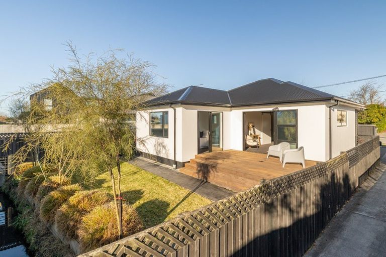 Photo of property in 257a Edgeware Road, Edgeware, Christchurch, 8013