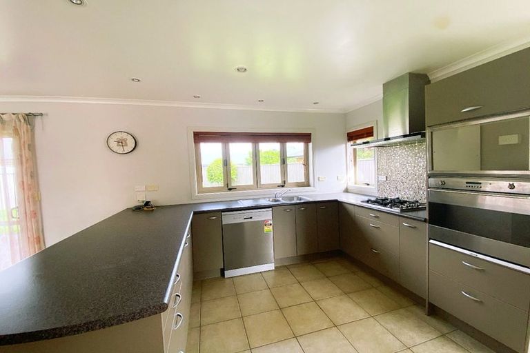 Photo of property in 16 Glengoyne Place, Rototuna, Hamilton, 3210