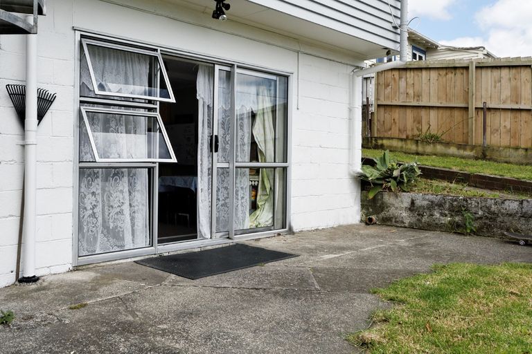 Photo of property in 61 West Coast Road, Glen Eden, Auckland, 0602