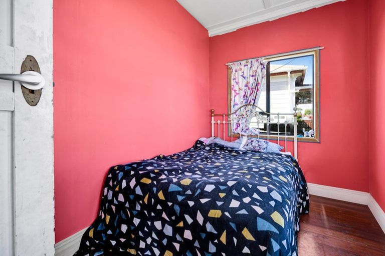 Photo of property in 103 Argyle Street, Hawera, 4610