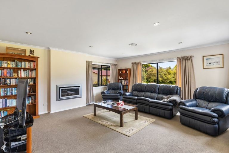 Photo of property in 11a Montrose Place, Highlands Park, New Plymouth, 4312