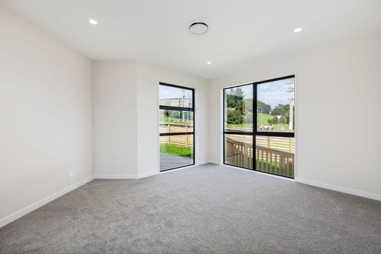 Photo of property in 1 Sunnyheights Road, Orewa, 0931