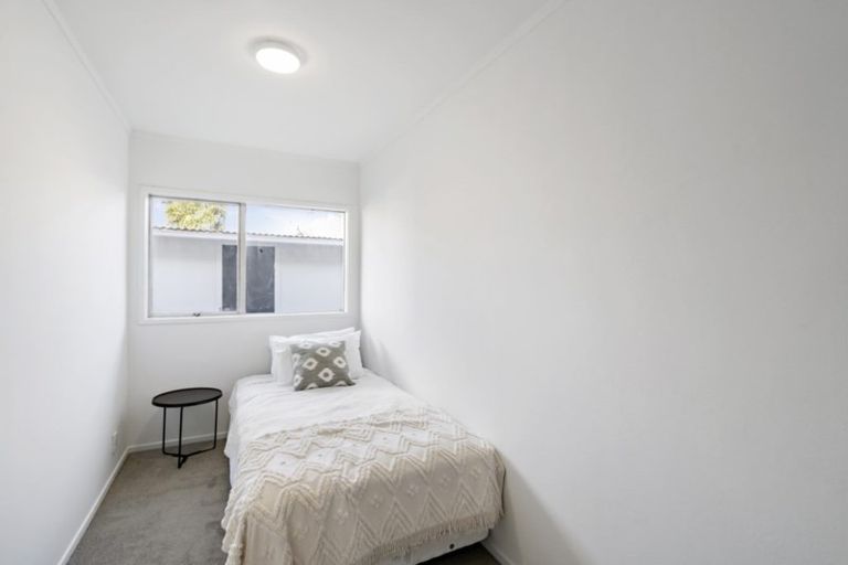 Photo of property in 2/27 Harwood Road, Mount Wellington, Auckland, 1060