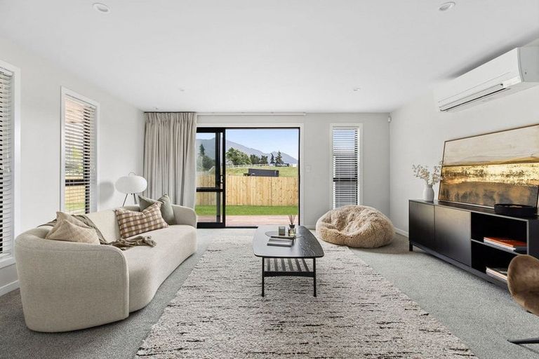 Photo of property in 15 Rubus Street, Wanaka, 9382