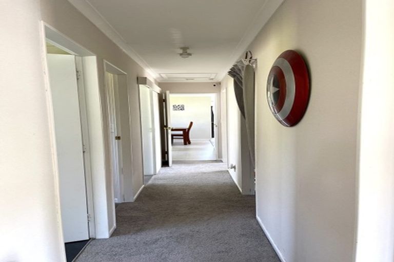 Photo of property in 100 Frobisher Street, Island Bay, Wellington, 6023