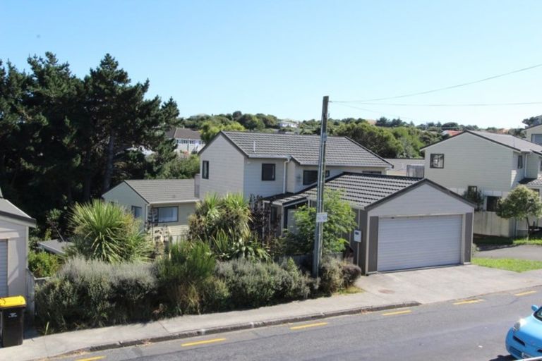 Photo of property in 28a Morere Street, Titahi Bay, Porirua, 5022
