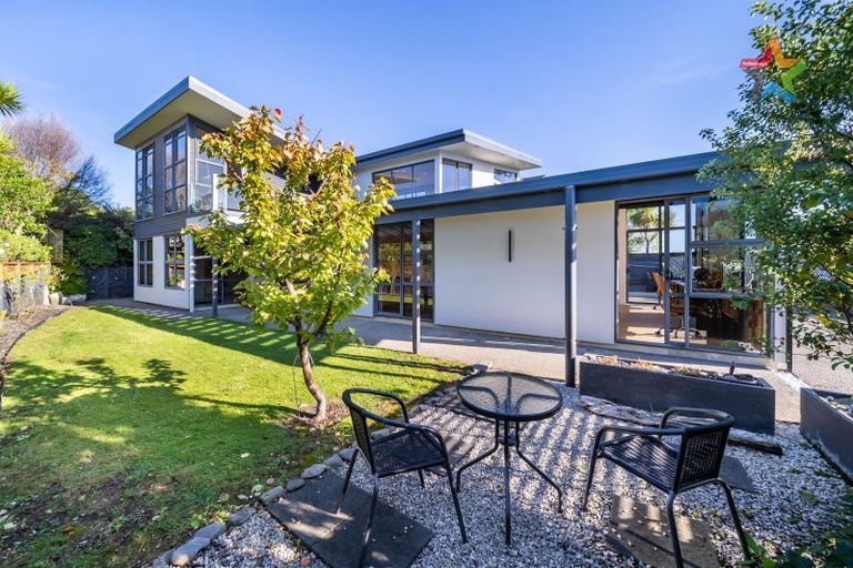 Photo of property in 22 Mount Marua Drive, Timberlea, Upper Hutt, 5018