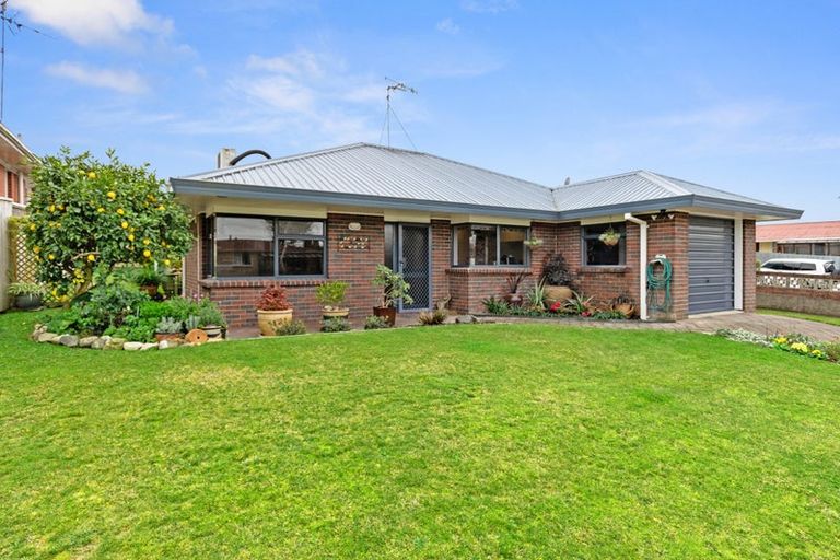 Photo of property in 1 Mabian Crescent, Deanwell, Hamilton, 3206