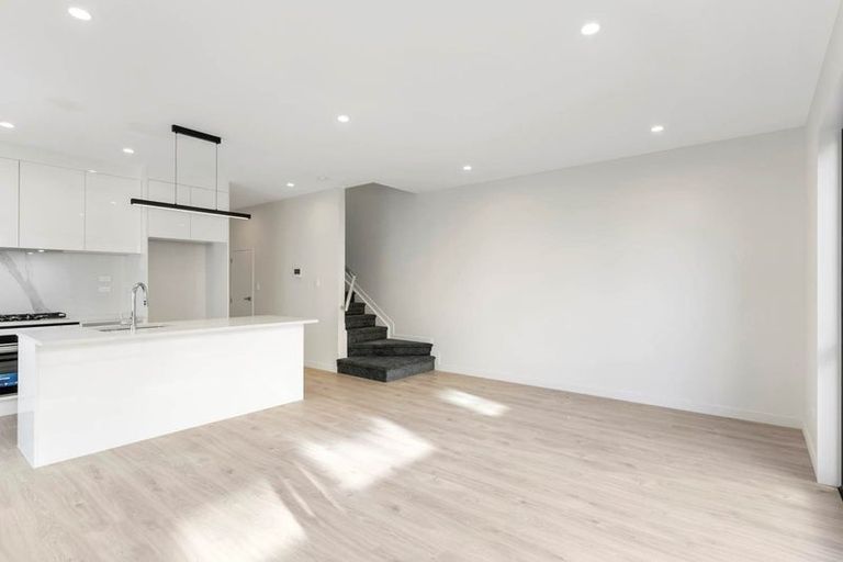 Photo of property in 43 Puwha Street, Massey, Auckland, 0614