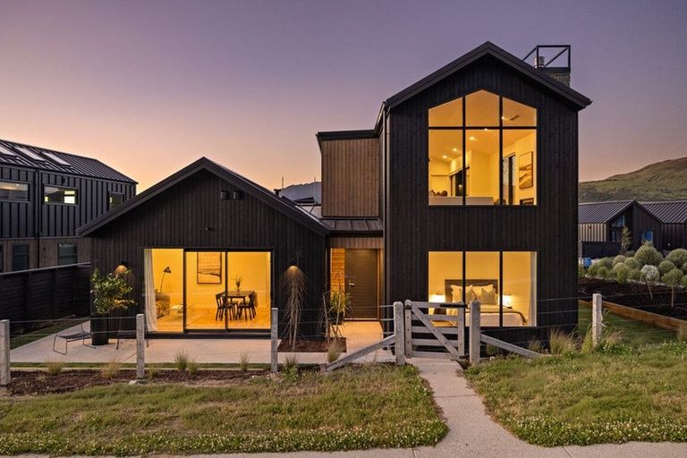 Photo of property in 13 Taurus Lane, Jacks Point, 9371