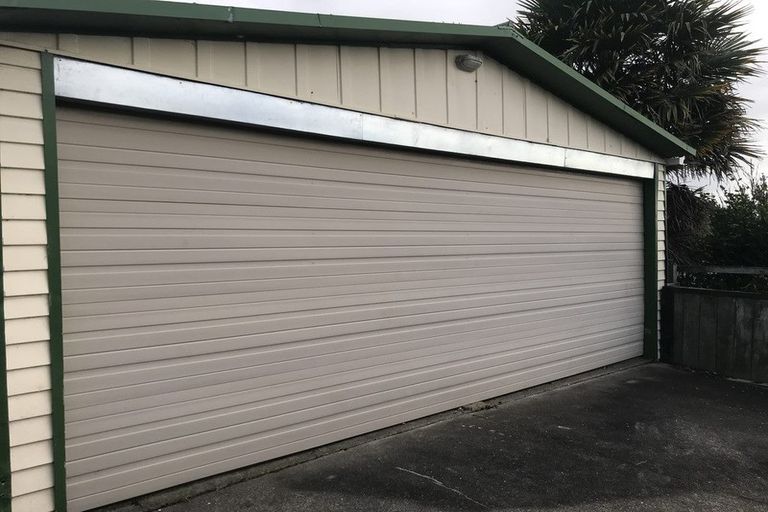 Photo of property in 93 Wade River Road, Stanmore Bay, Whangaparaoa, 0932