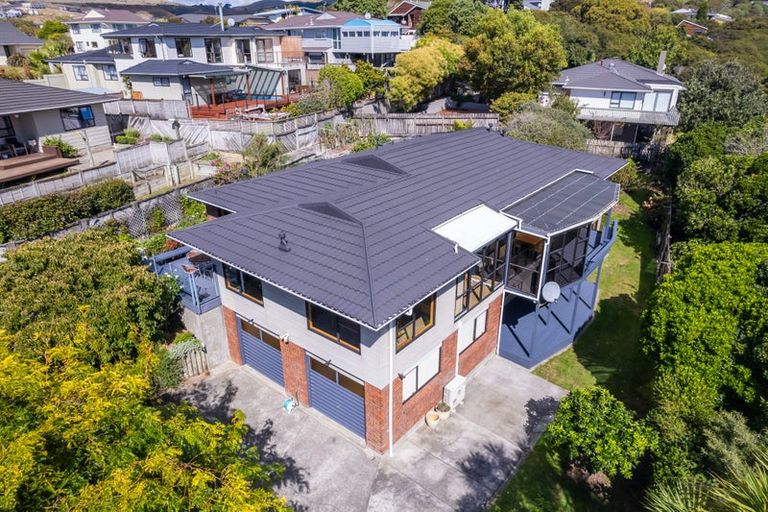 Photo of property in 12 Exploration Way, Whitby, Porirua, 5024