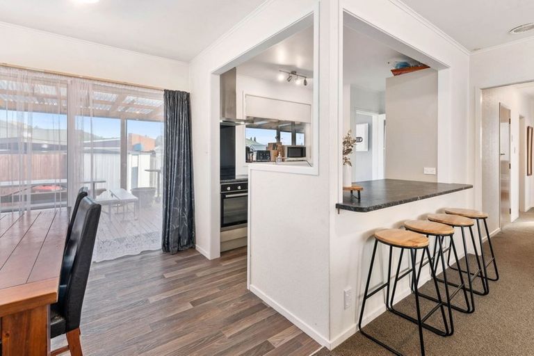 Photo of property in 19 Fenruss Street, Fairy Springs, Rotorua, 3015