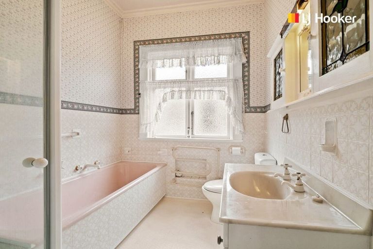 Photo of property in 24 Cliffs Road, Saint Clair, Dunedin, 9012