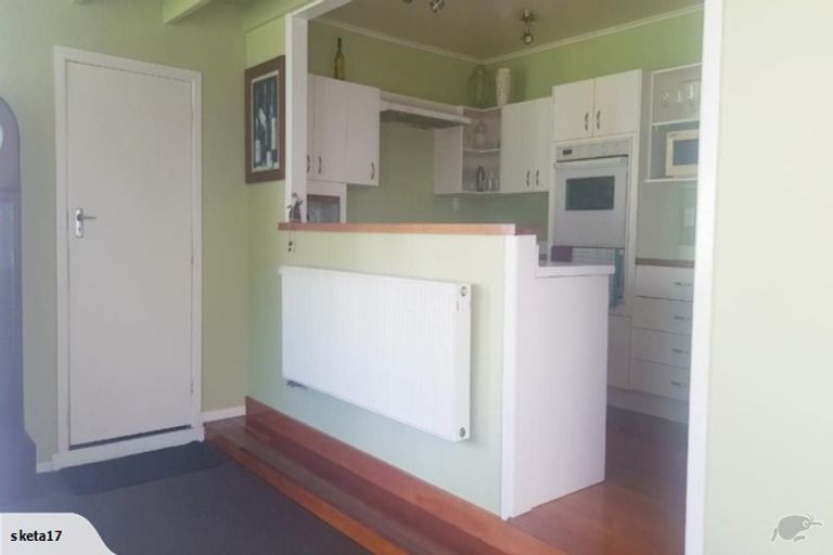 Photo of property in 43 Fendalton Crescent, Pinehaven, Upper Hutt, 5019